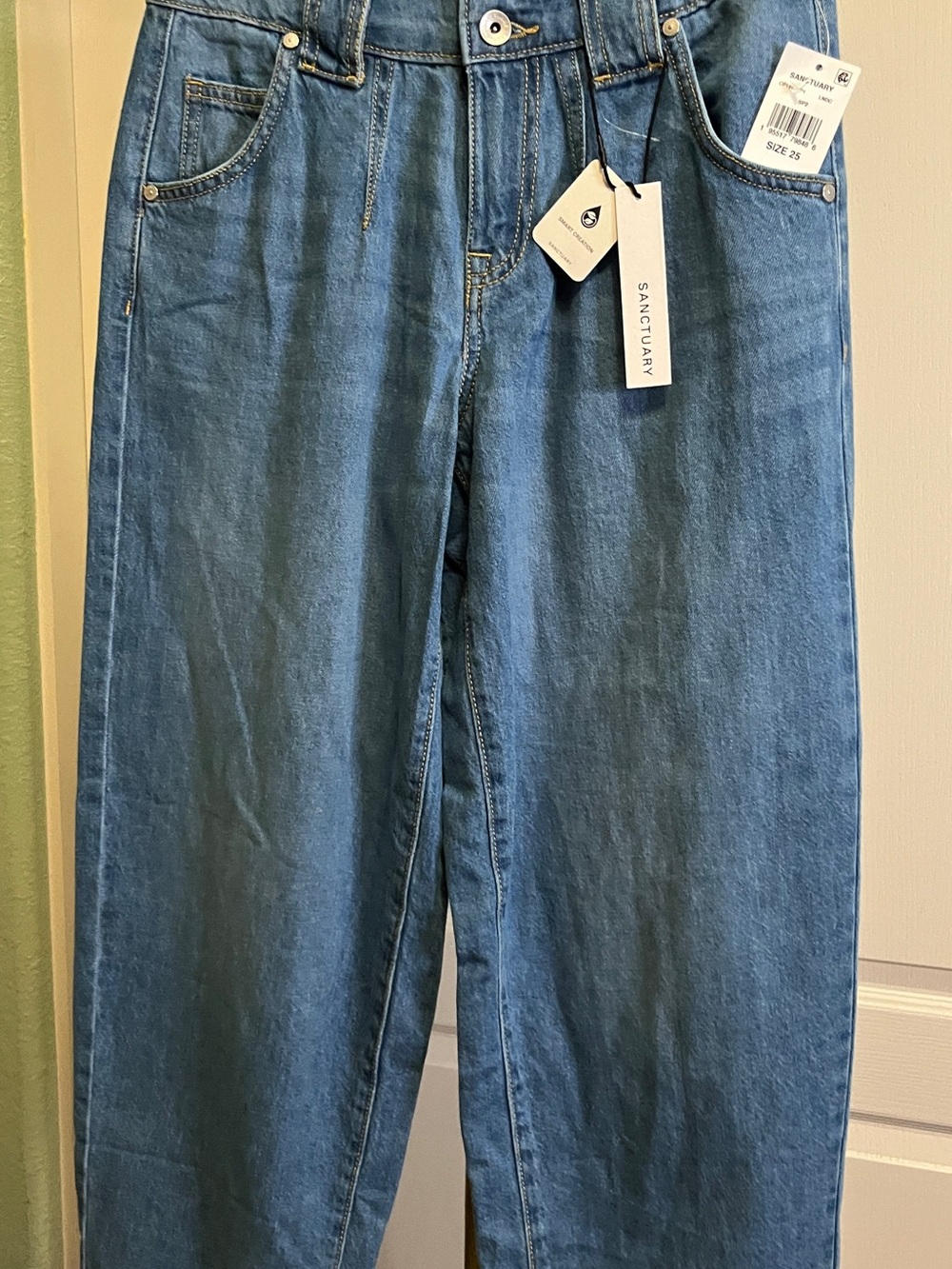 NWT Sanctuary High-waisted, relaxed ankle barrel silhouette Sz 25